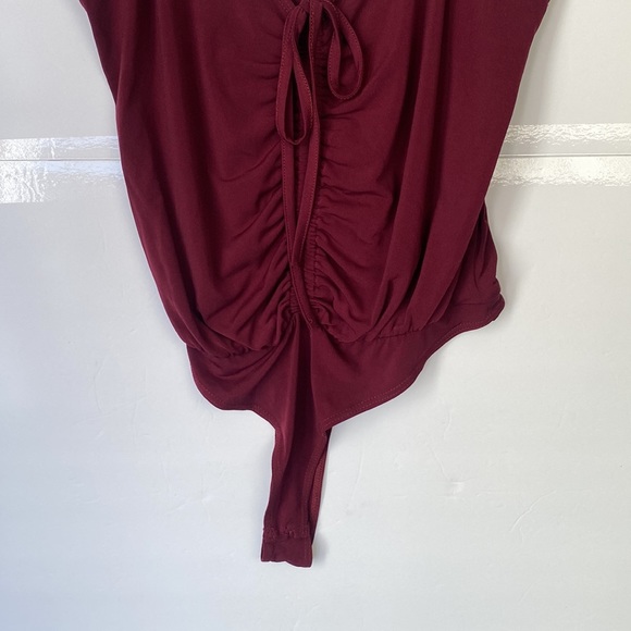 BCBGeneration Burgundy V Neck Front Shirring Bodysuit Size S/M - Picture 4 of 6